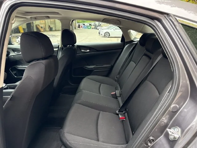 Used 2018  Honda EX image 13
