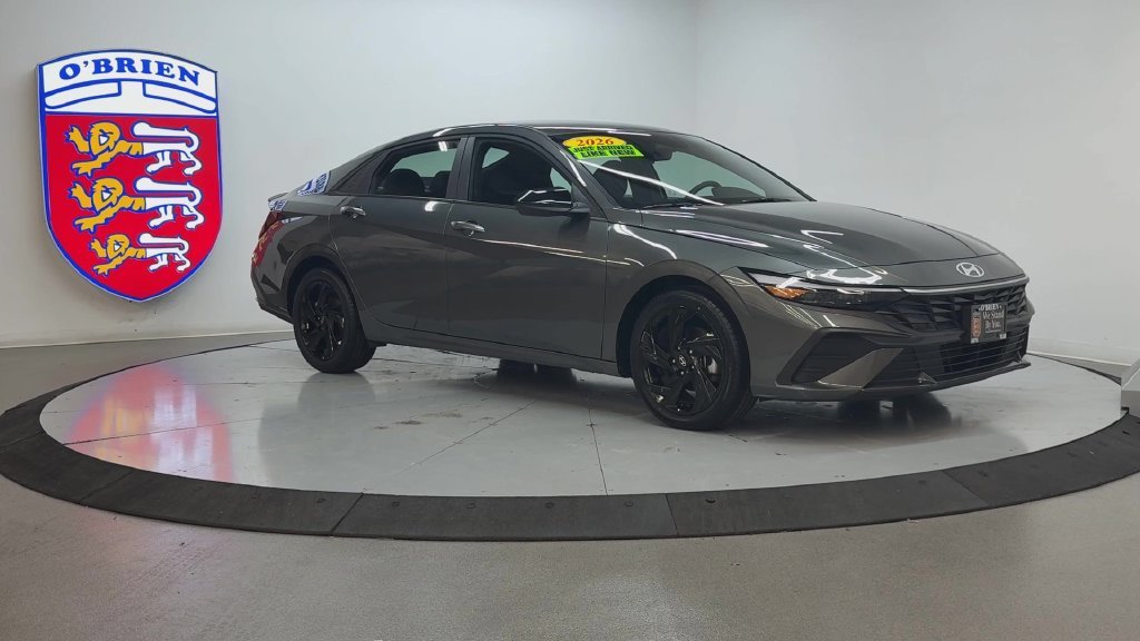 Used 2026 Gray Hyundai SEL Sport image 2
