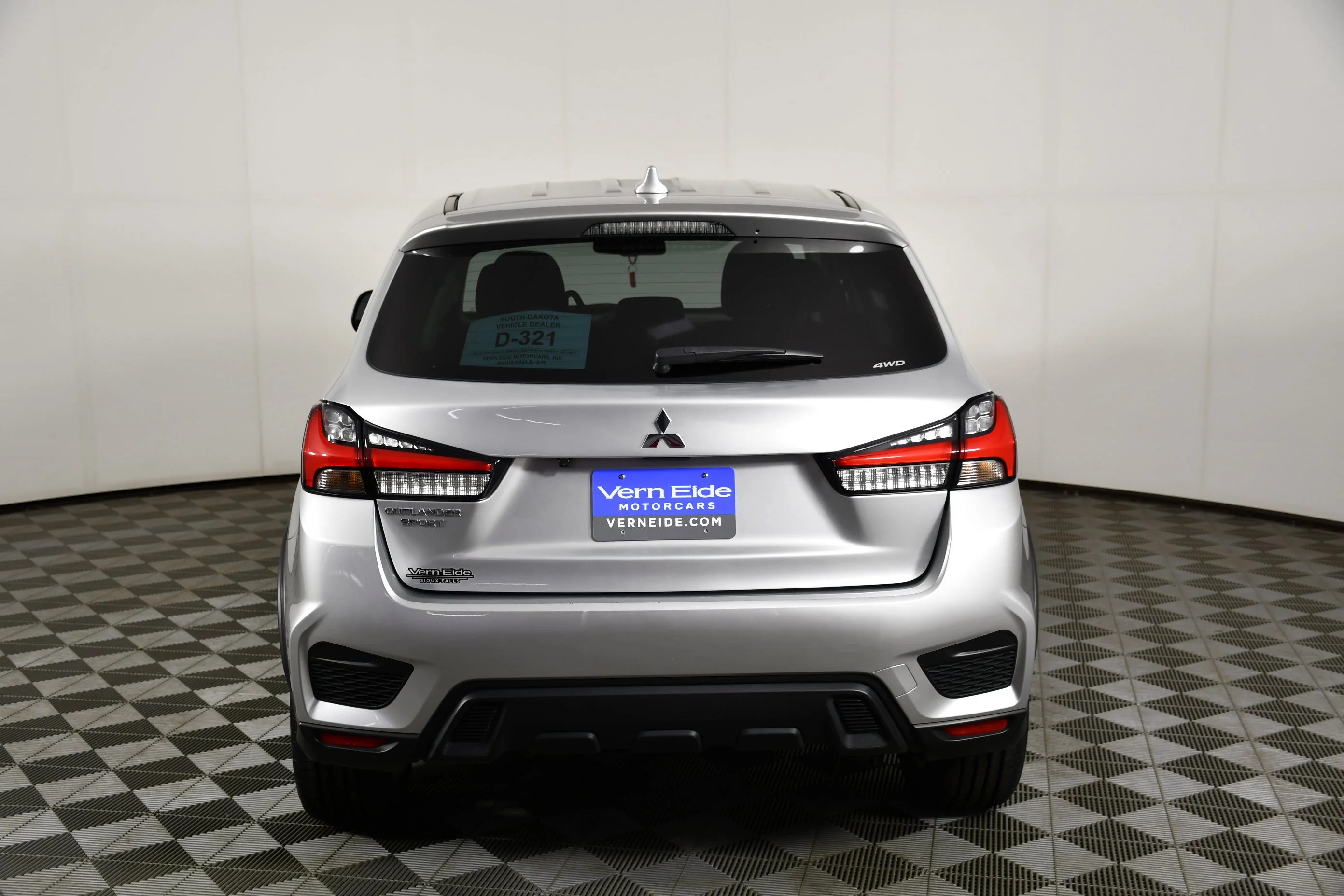Certified Used 2024 Gray Mitsubishi SE image 5