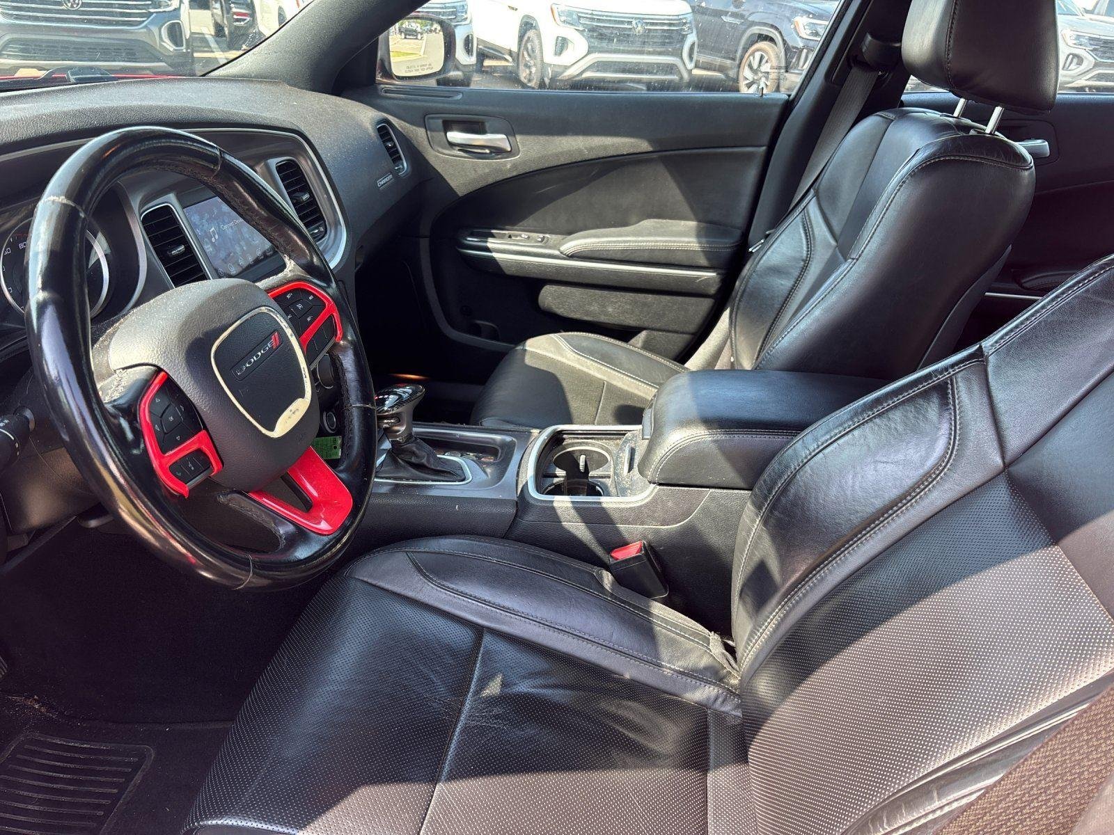 Used 2020 Torred Clearcoat Dodge SXT image 15