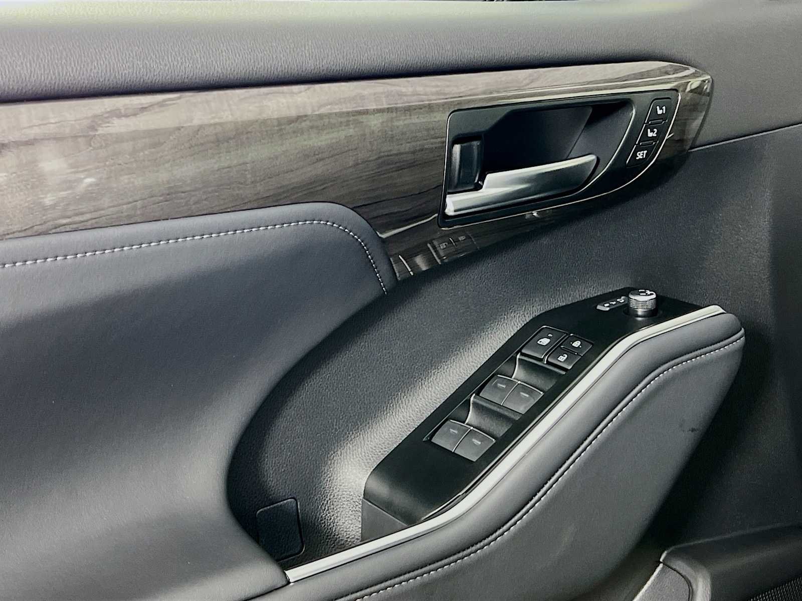2026 Toyota Highlander — photo 17