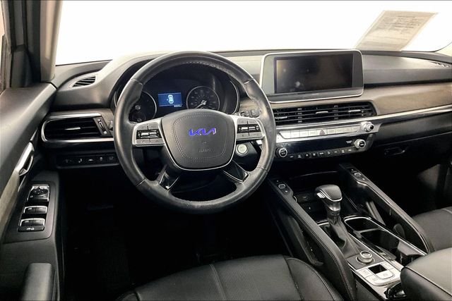 Used 2022 Gray Kia EX image 3