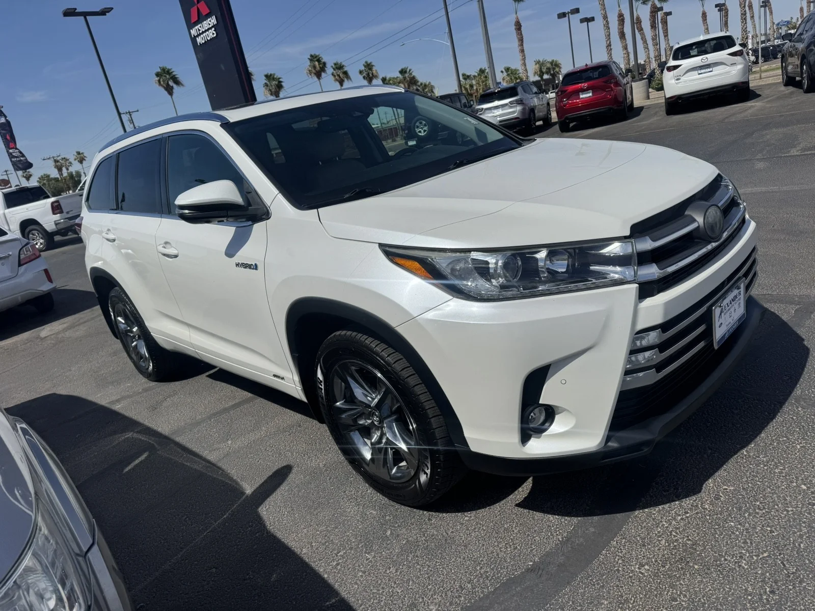 Used 2019  Toyota Hybrid Limited image 3