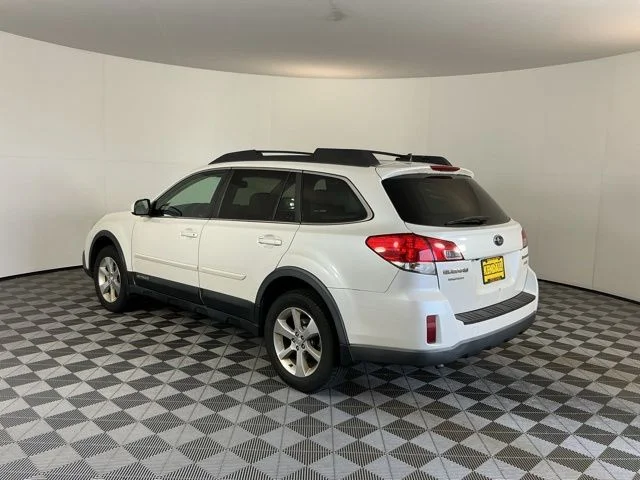 Used 2014 White Subaru 2.5i image 7