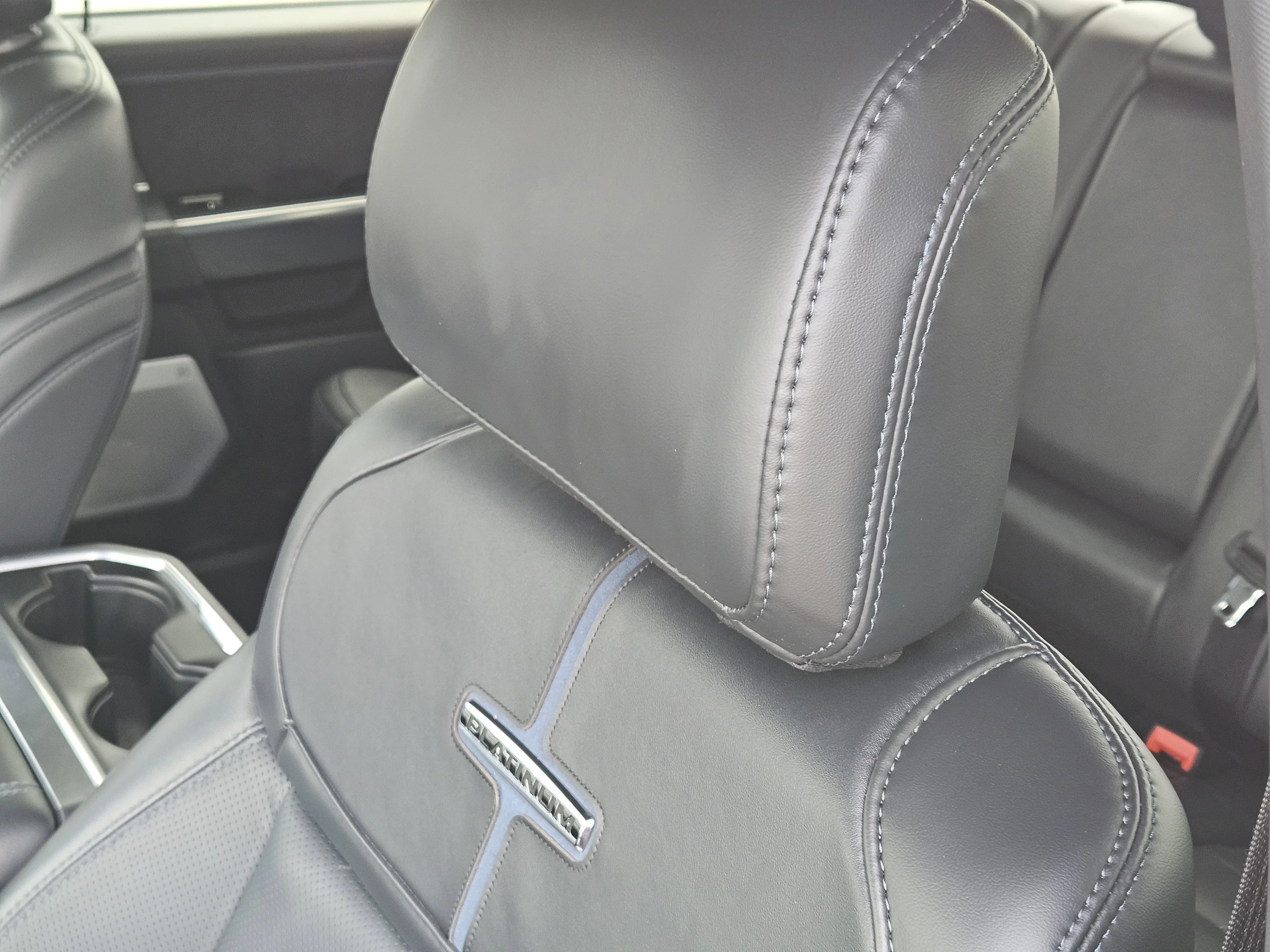 Used 2025  Ford Platinum image 16