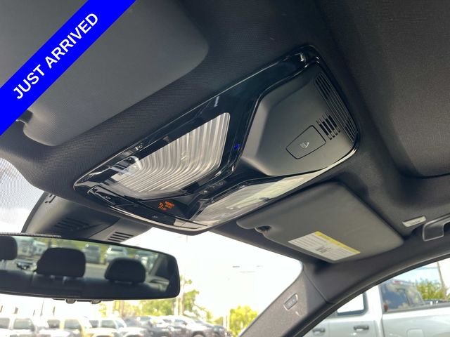 Used 2019 White BMW 330i xDrive image 34