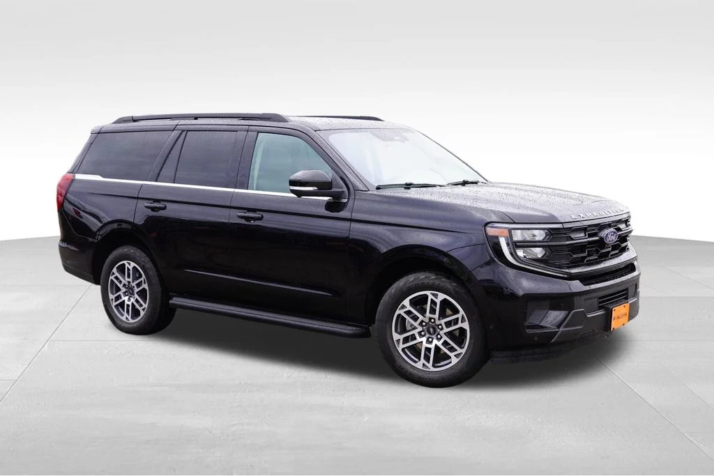 Used 2025 Agate Black Metallic Ford Active image 2