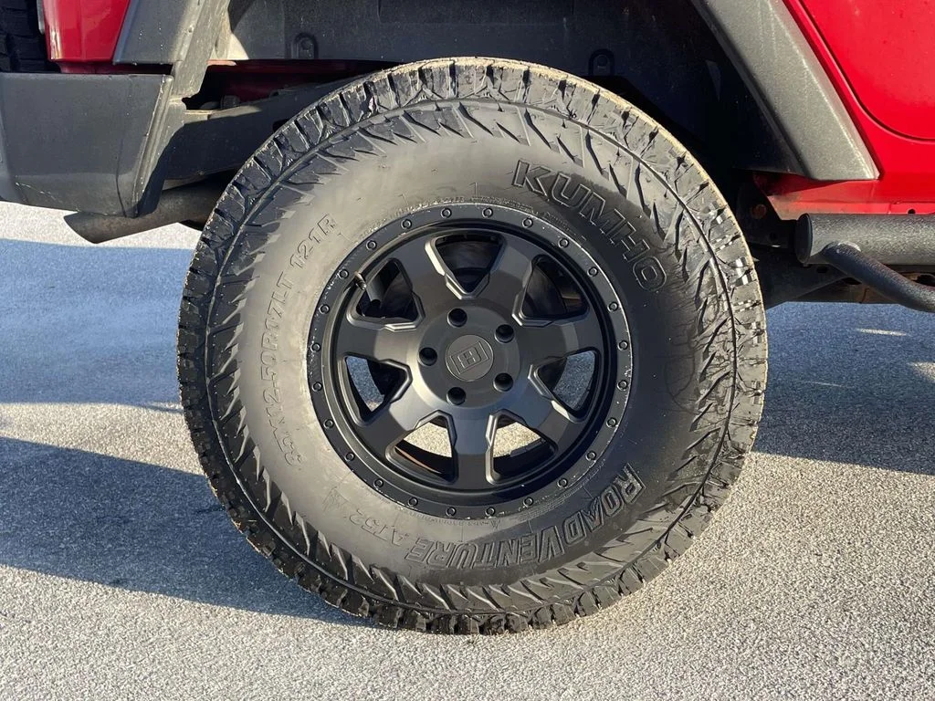 Used 2018 Firecracker Red Clearcoat Jeep Sport S image 28