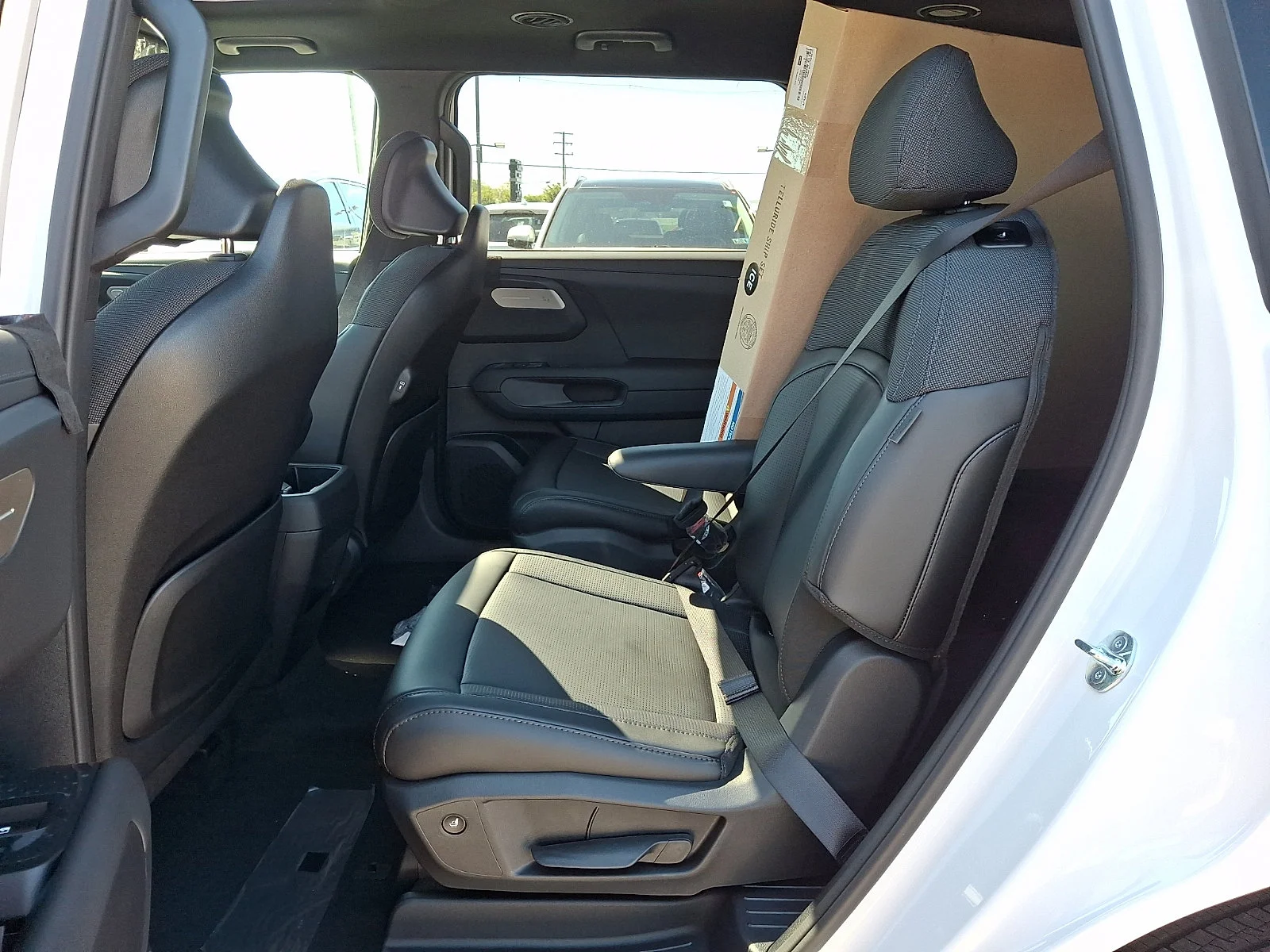 New 2027 White Kia S image 9