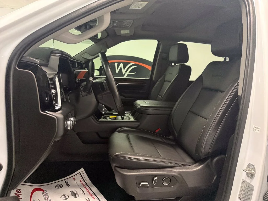 Used 2024 White Frost Tricoat GMC Denali image 11