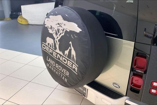 Used 2020 Green Land Rover First Edition image 7