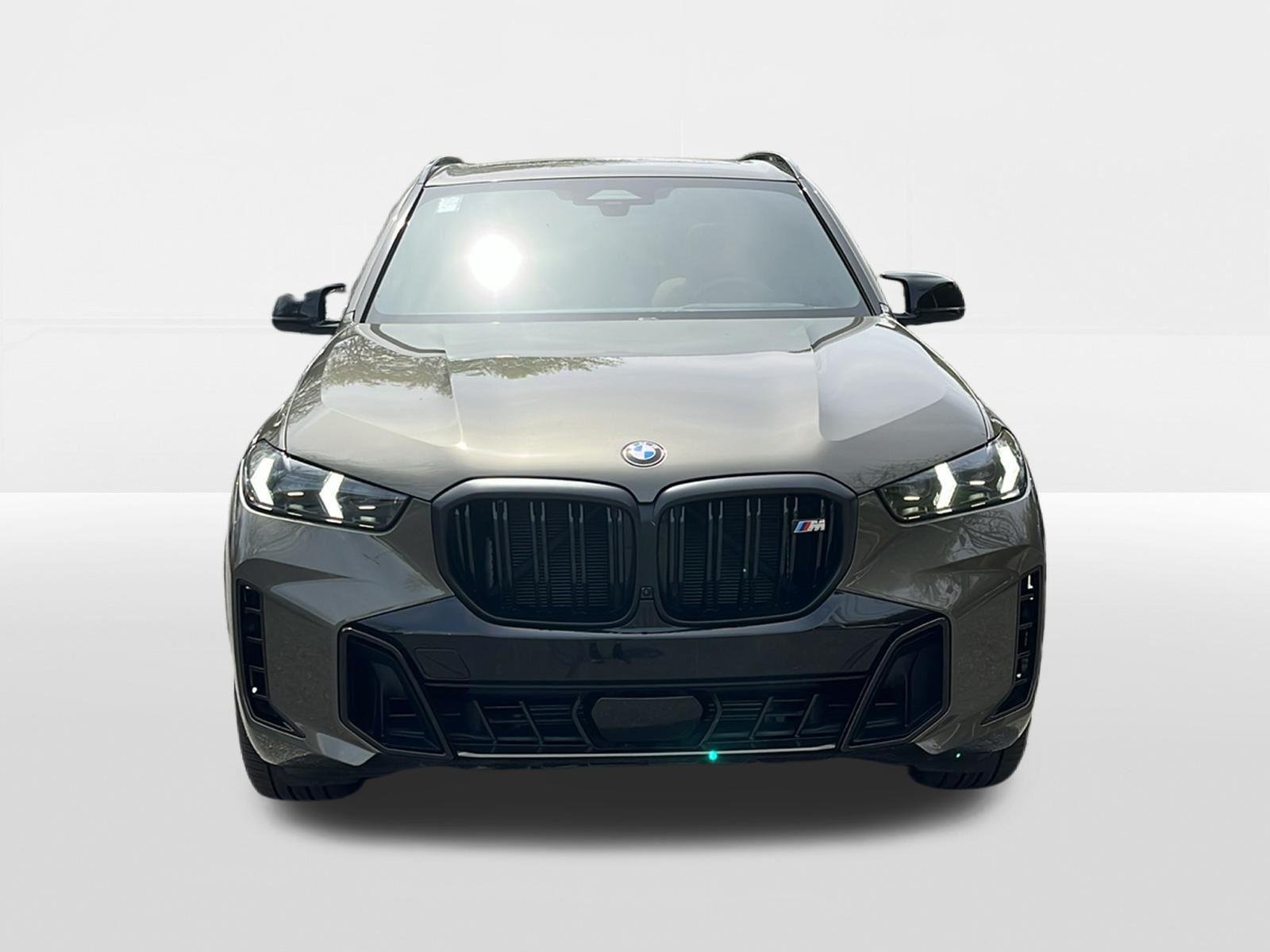Used 2025 Manhattan Green Metallic BMW M60i image 2