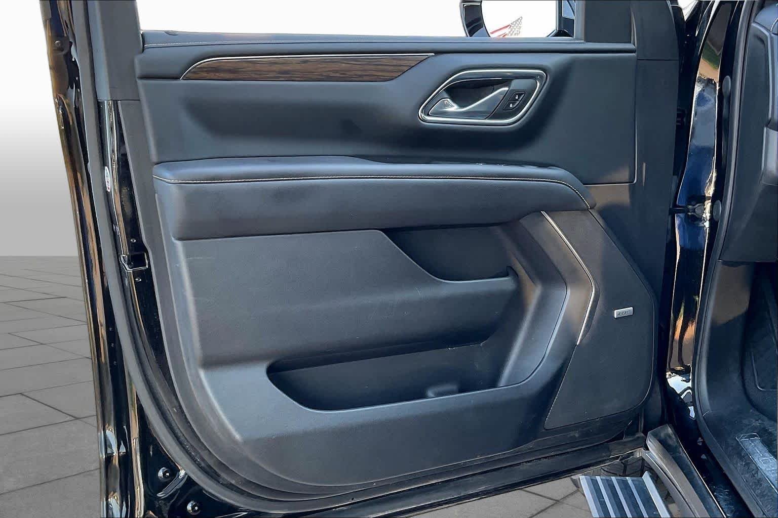 Used 2023 Black Chevrolet Premier image 21