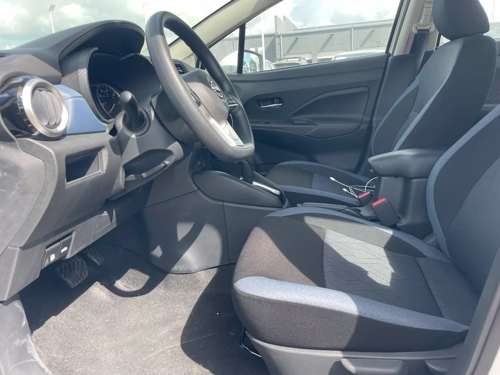 Used 2025 White Nissan 1.6 SV image 13