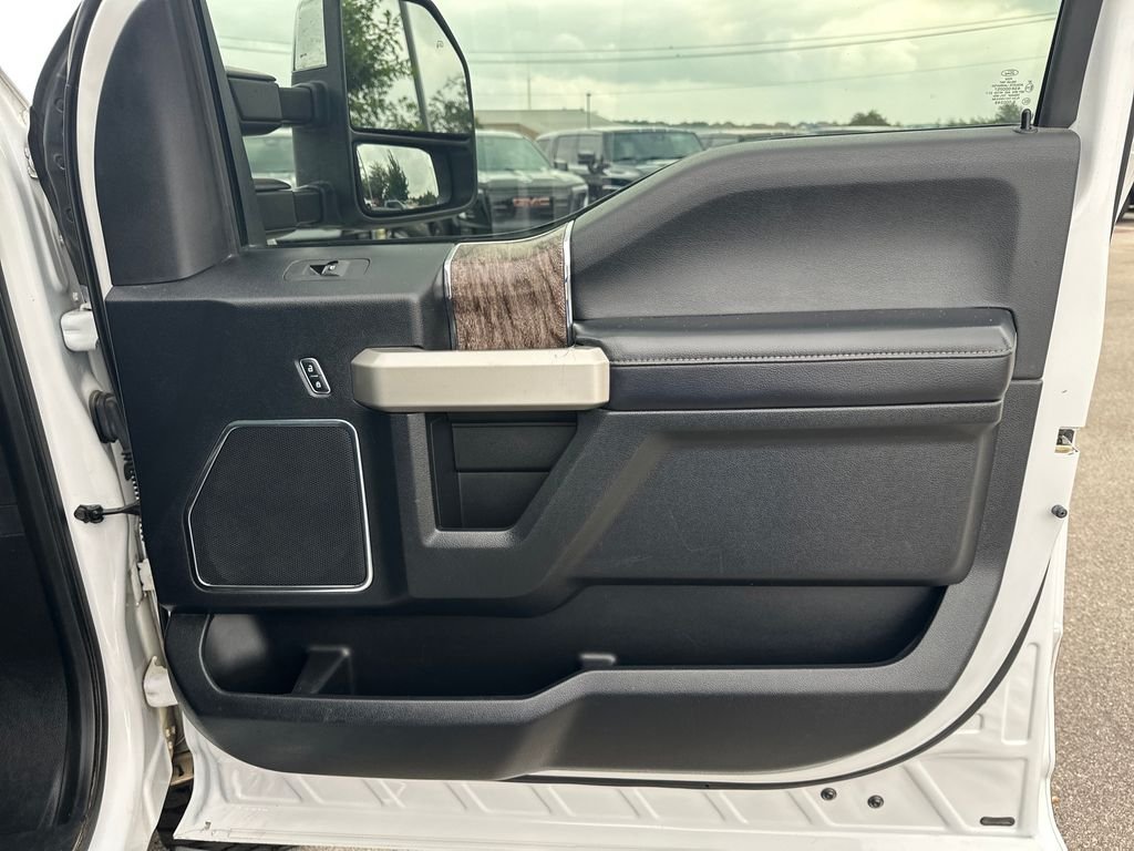 Used 2017 White Ford Lariat image 35