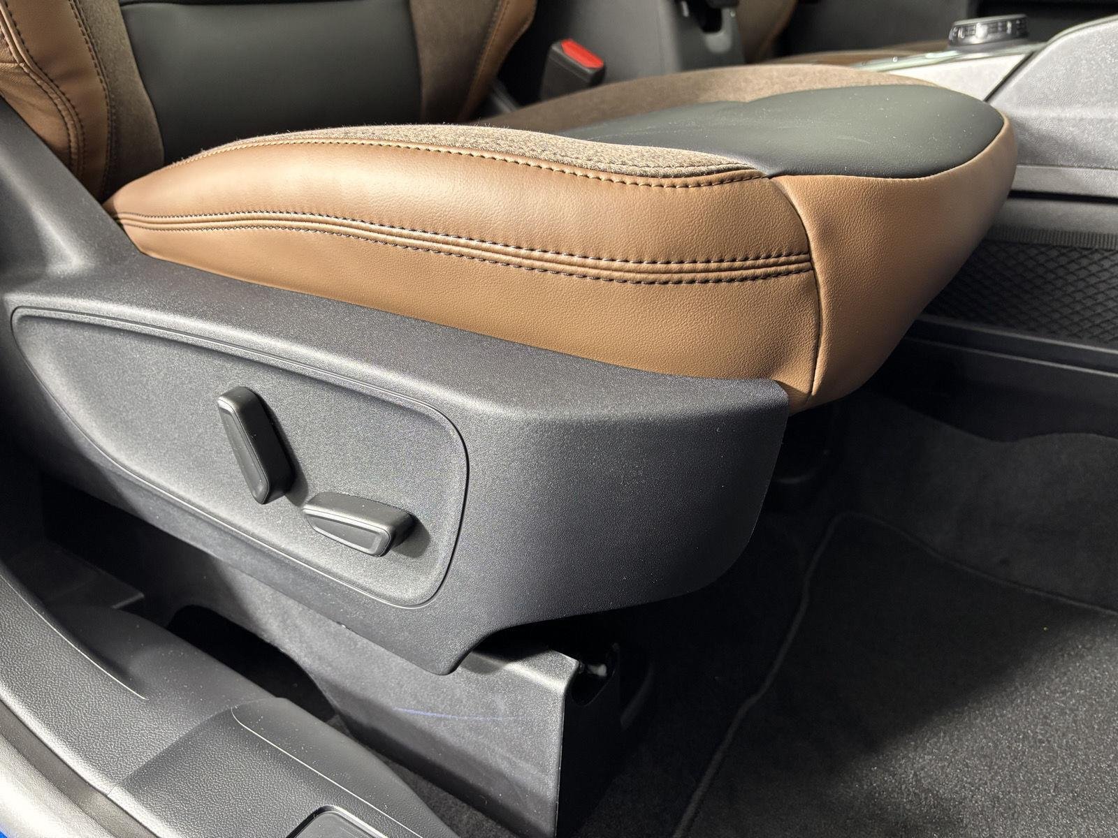 New 2025 Velocity Blue Metallic Ford Outer Banks® image 72