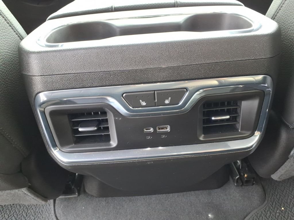 Used 2024 Onyx Black GMC Denali image 4
