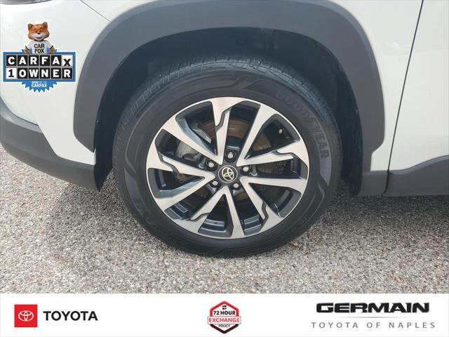 Certified Used 2025 WIND CHILL PEARL Toyota  image 13