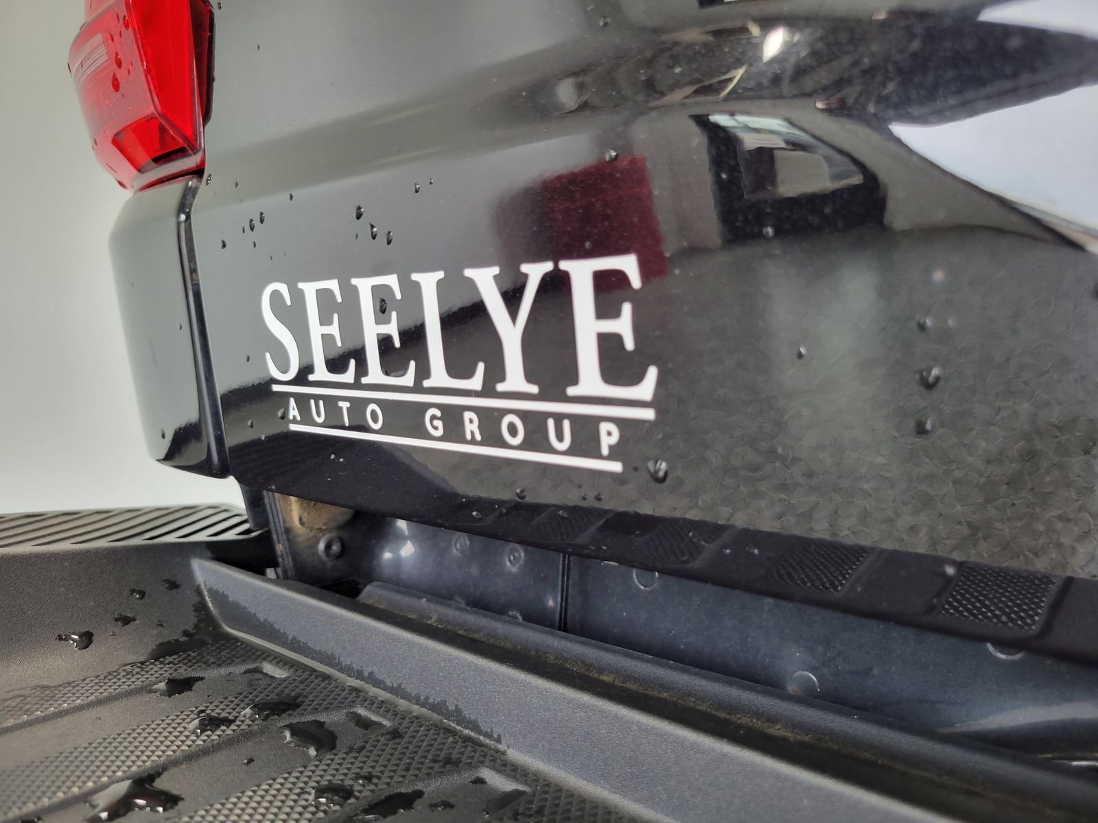 Used 2023 Black Ford XLT image 25