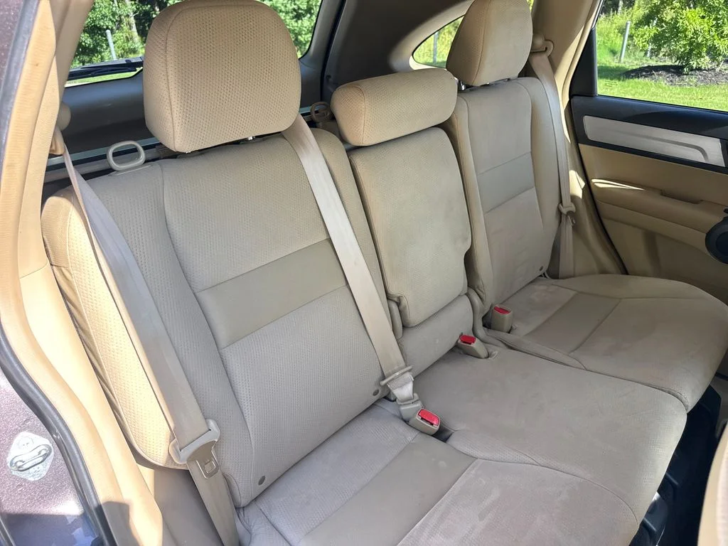 Used 2011 Polished Metal Metallic Honda SE image 33