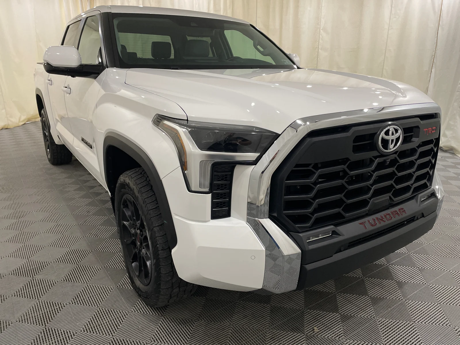 Used 2024 Ice Cap Toyota SR5 image 3