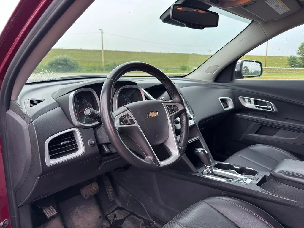 Used 2017 Red Chevrolet Premier image 37