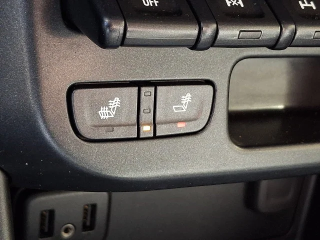 Used 2019 Red Chevrolet ZR2 image 25