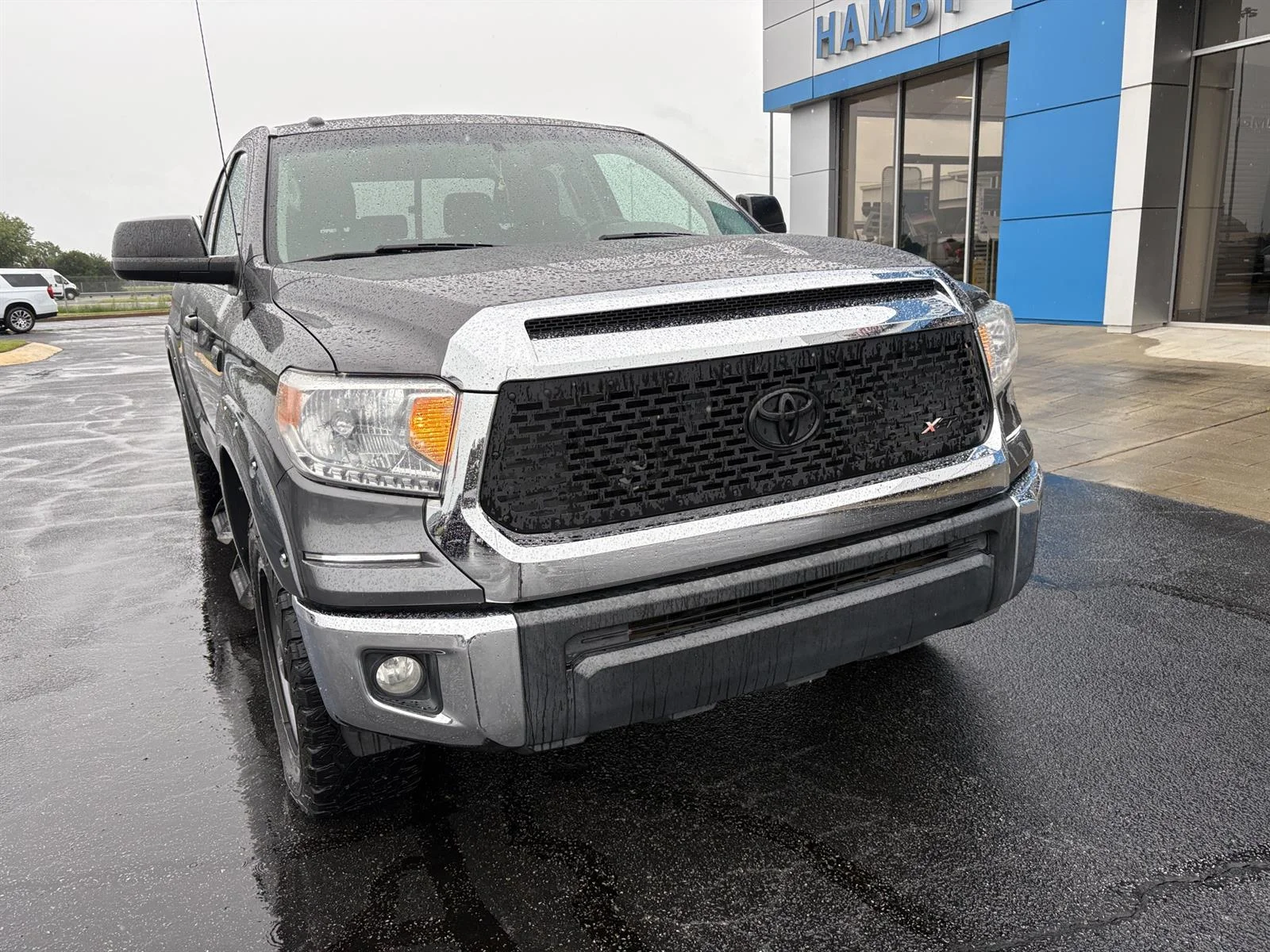 Used 2017 Gray Toyota SR5 5.7L V8 image 17