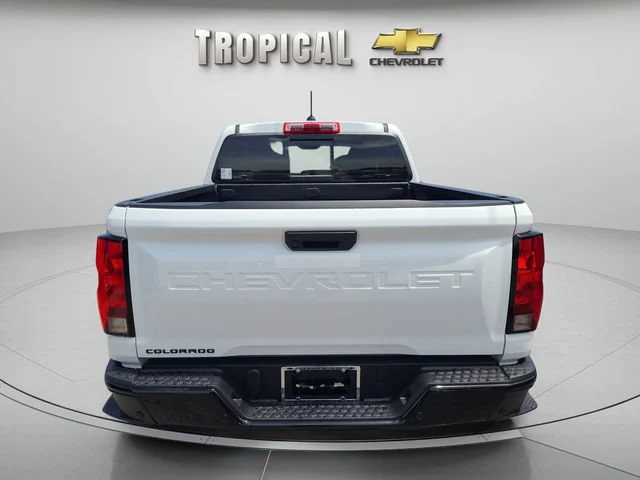New 2026 Summit White Chevrolet WT image 4