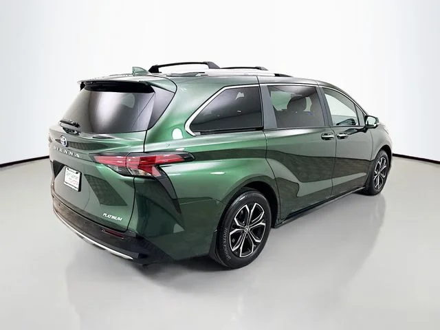 Used 2025  Toyota Platinum image 7