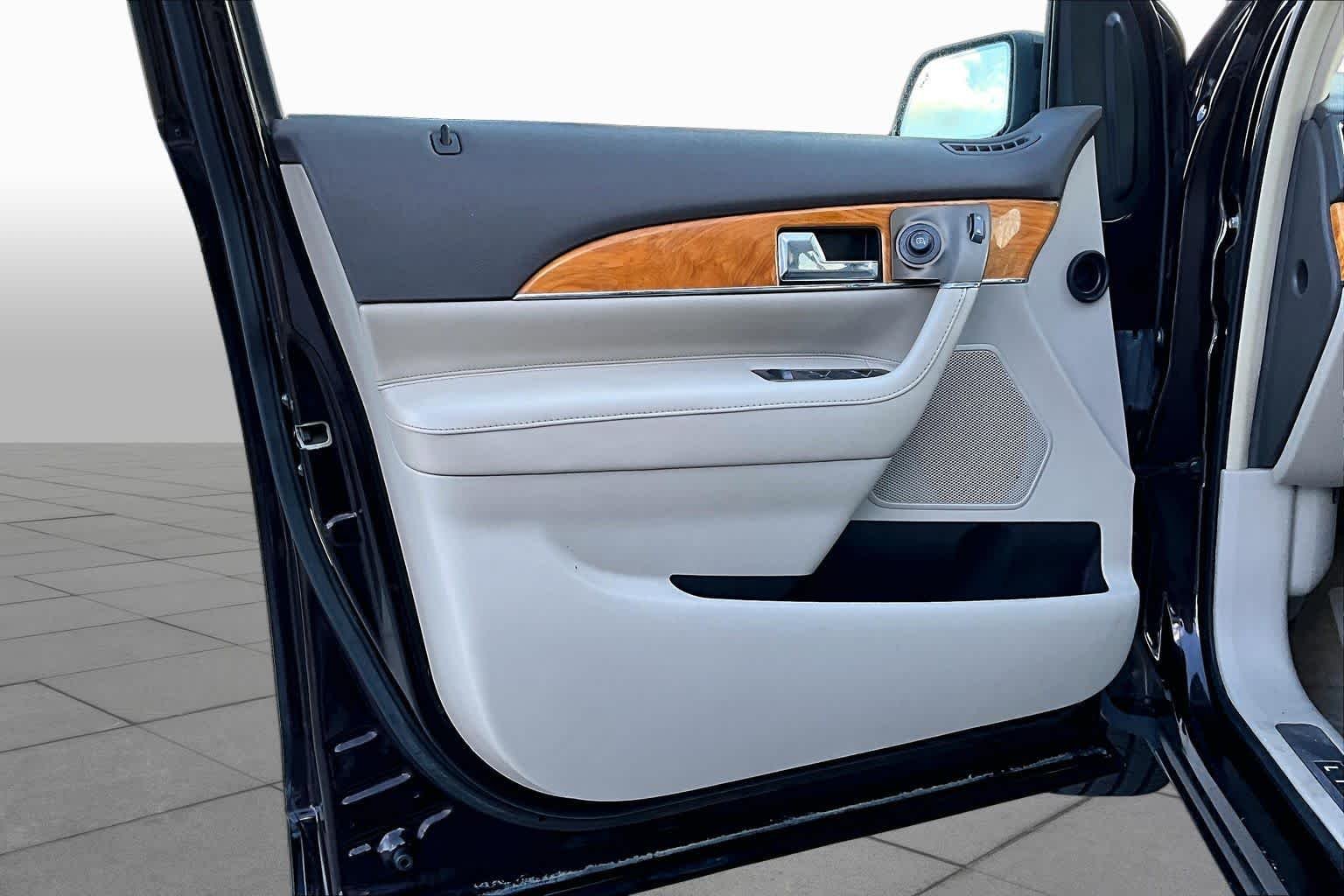 Used 2013 Kodiak Brown Lincoln  image 20
