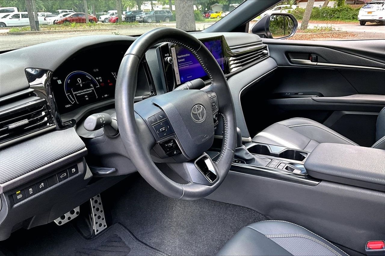Certified Used 2025  Toyota SE image 14