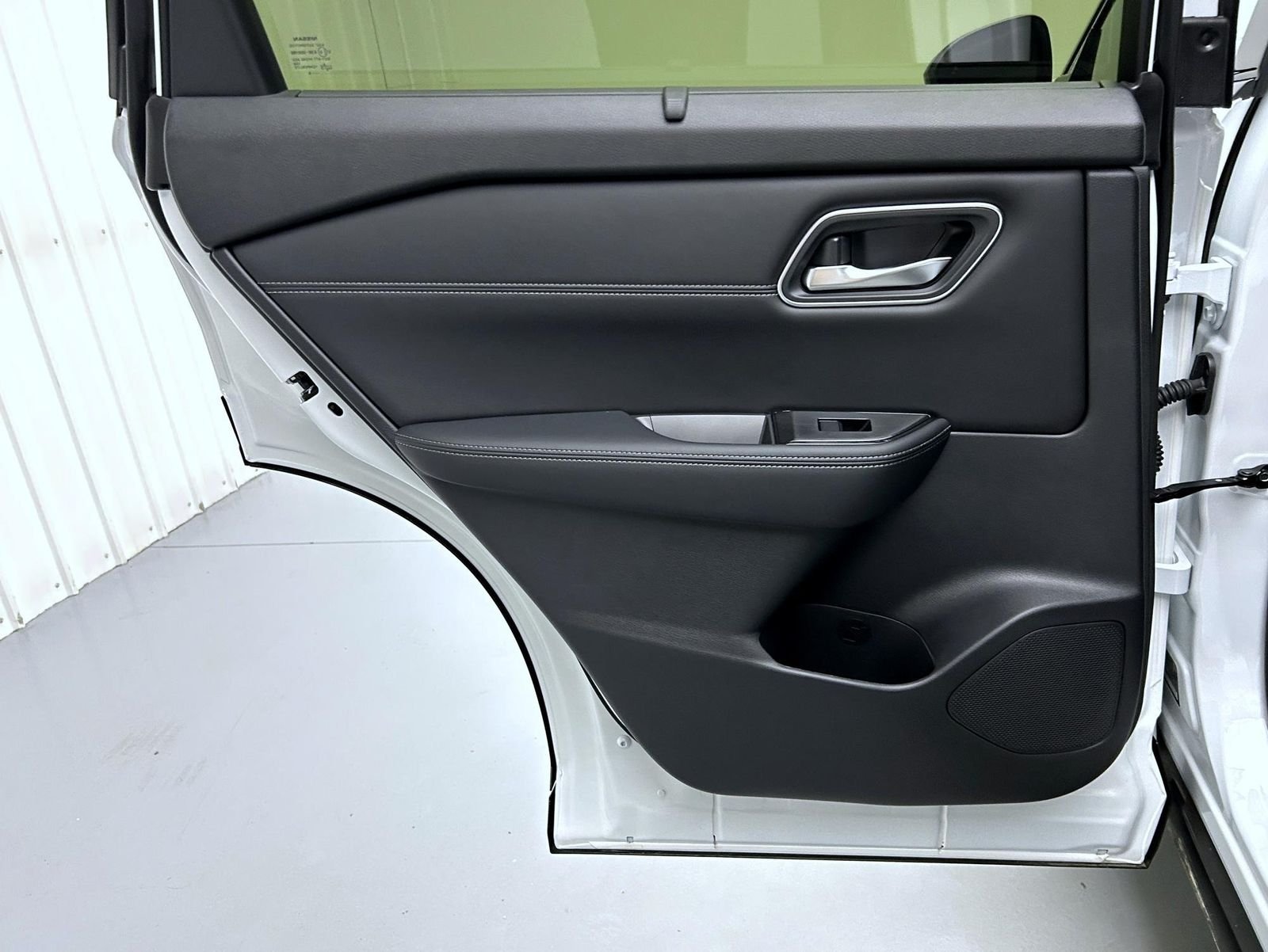 New 2026 White/off-white Nissan Platinum image 20