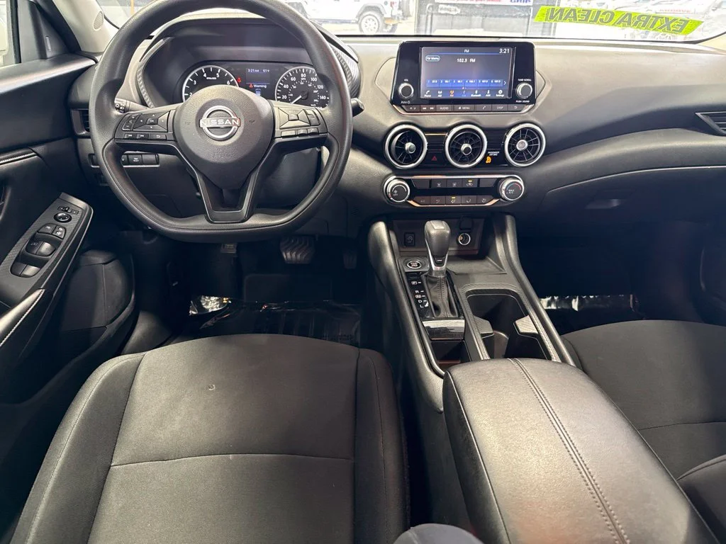 Used 2025 White Nissan S image 19