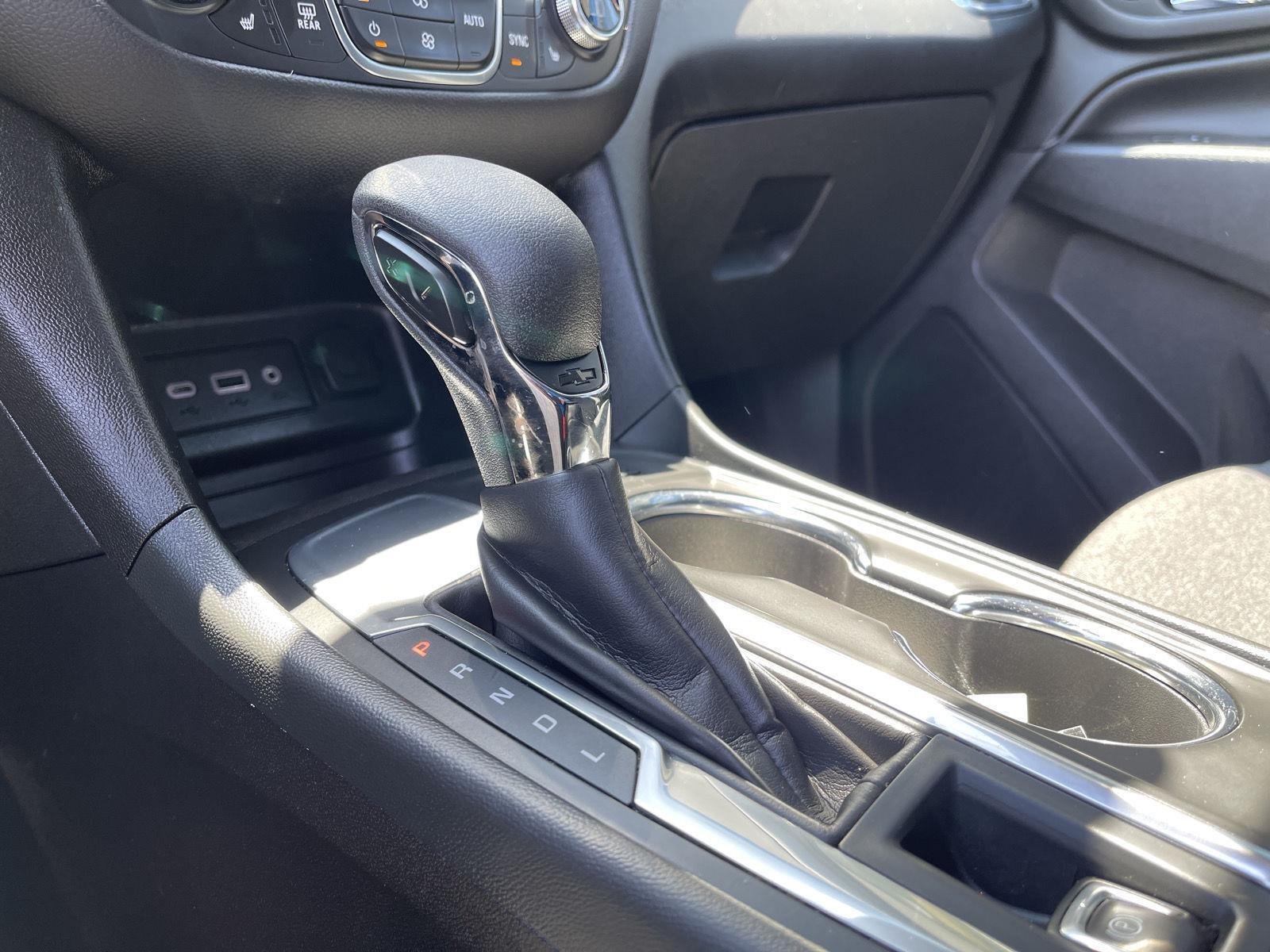 Used 2024 Summit White Chevrolet LT image 29