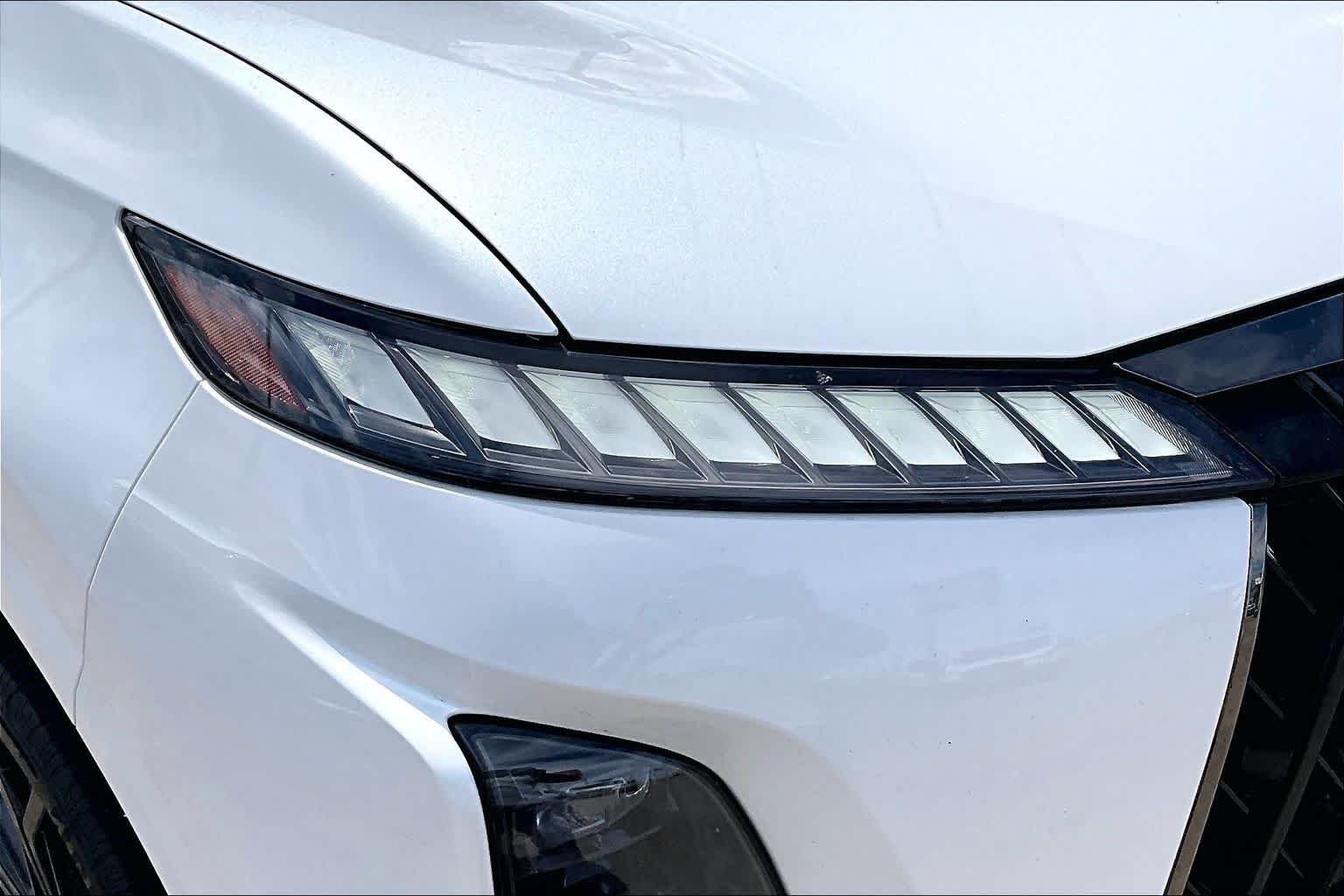 Used 2026 Radiant White/Black Obsidian INFINITI SPORT image 27