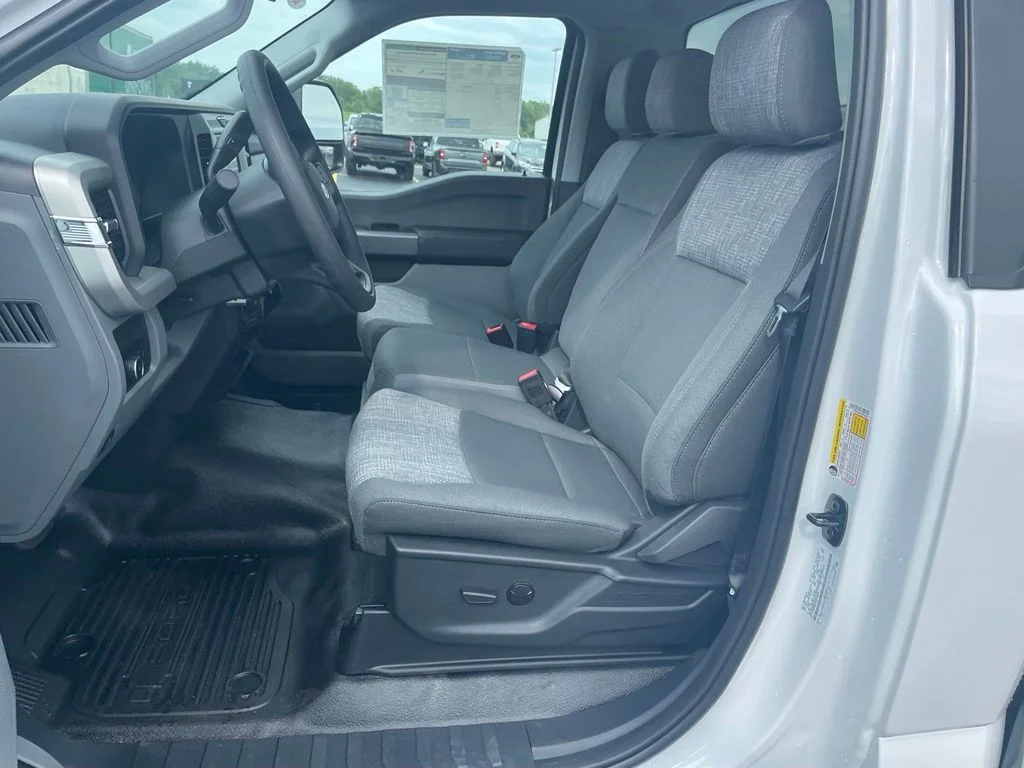 New 2026 Oxford White Ford F-250® XLT image 13