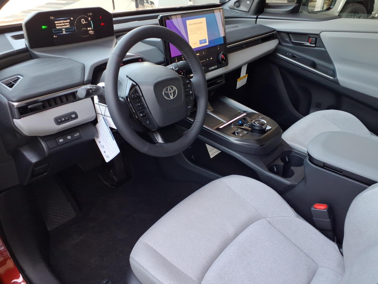 2026 Toyota C-HR XSE - Photo 9