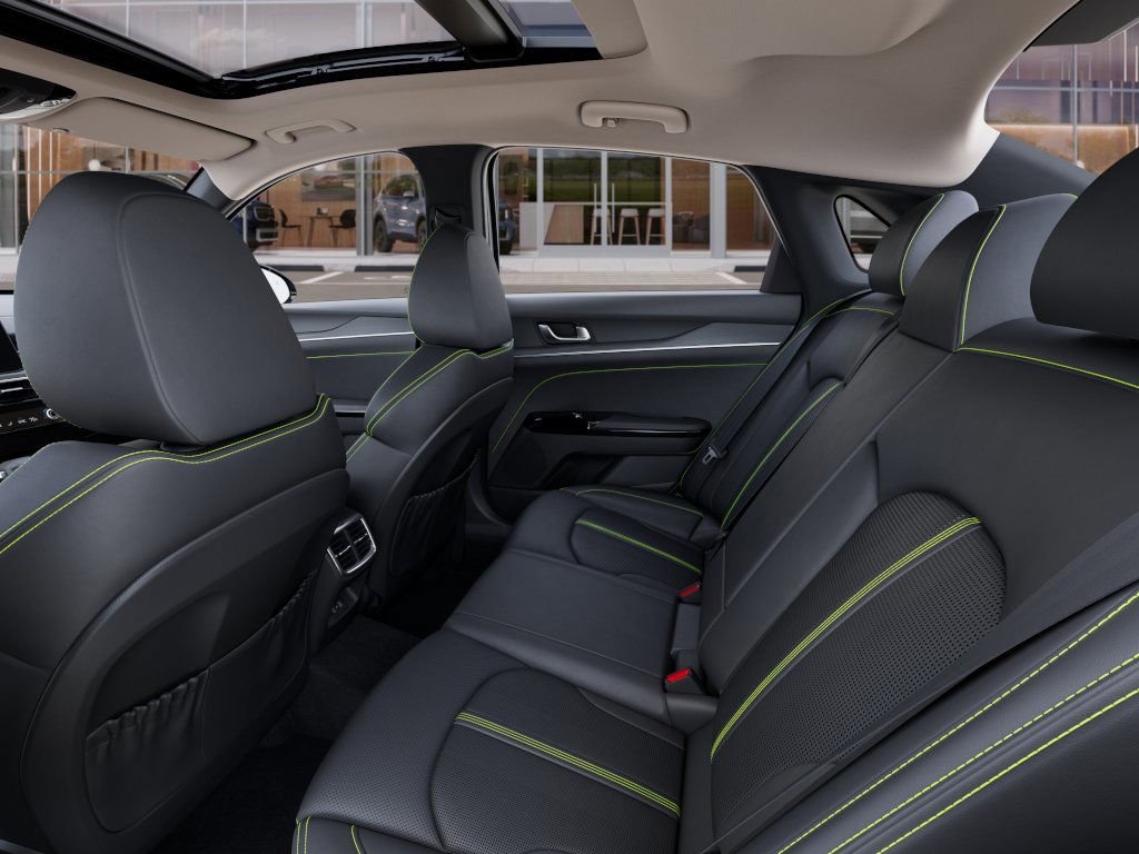 2025 Kia K5 GT - Photo 18