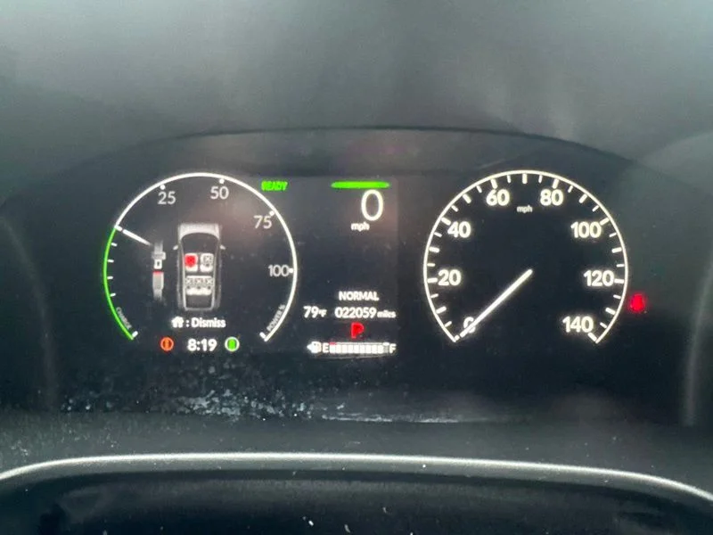 Used 2025  Honda Sport image 15