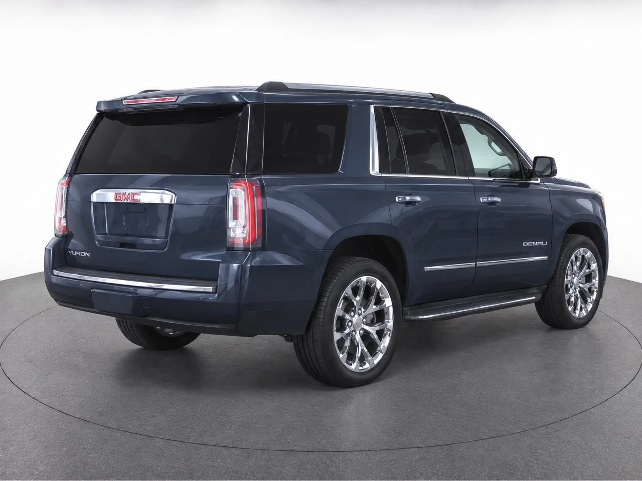 Used 2020 DARK SKY METALLIC GMC Denali image 4