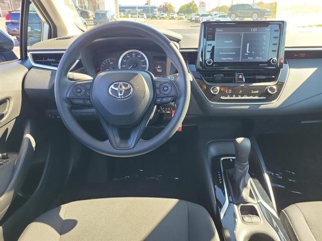 Certified Used 2022 CLASSIC SILVER METALLIC Toyota  image 14