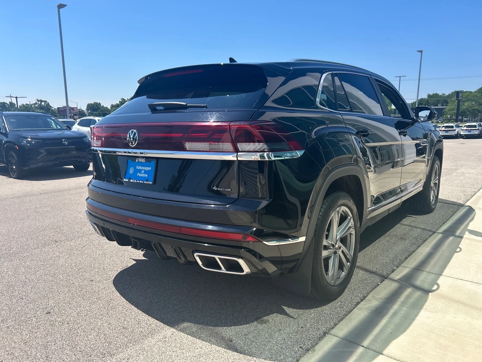 Certified Used 2024  Volkswagen SEL R-Line 4Motion image 5