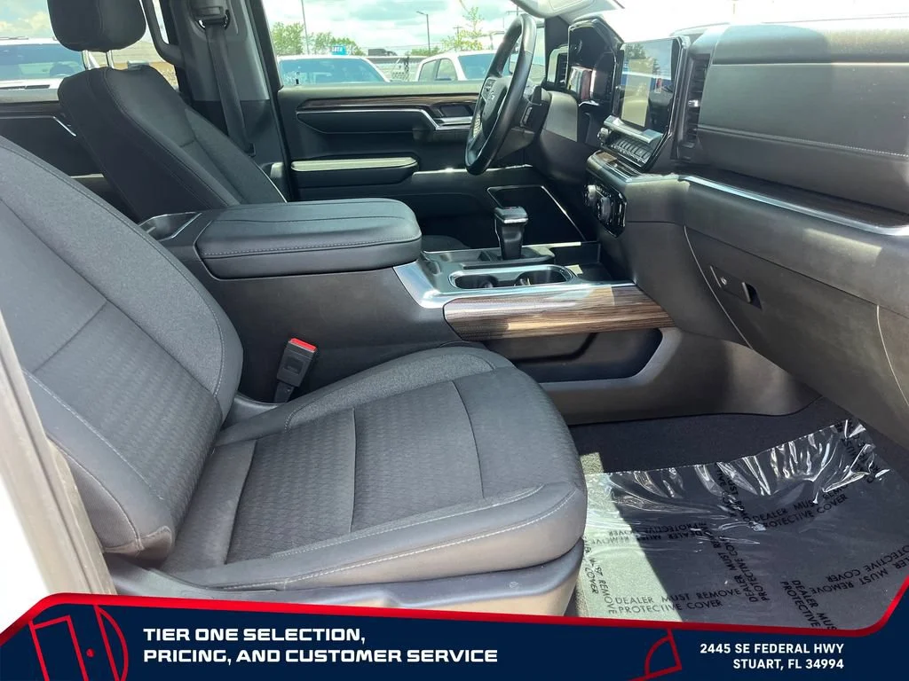 Used 2024 Summit White Chevrolet RST image 19