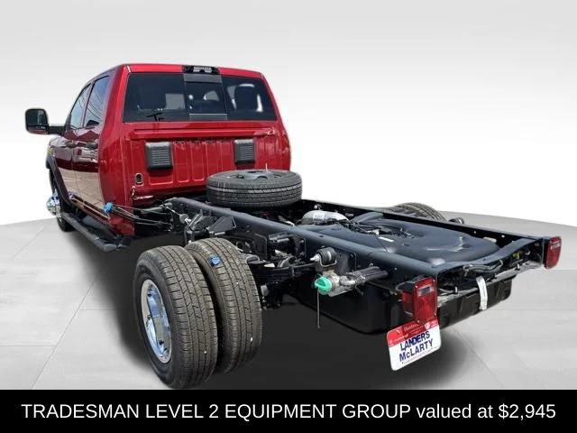New 2026 Molten Red Pearl-Coat Exterior Paint RAM Tradesman image 5