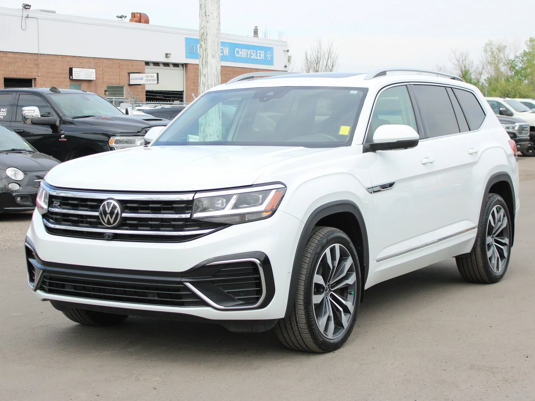 Certified Used 2022 White Volkswagen Execline * R-Line | No Accidents | V6 | Apple CarPlay | Fender Audio | Heated Seats | Sunroof image 12