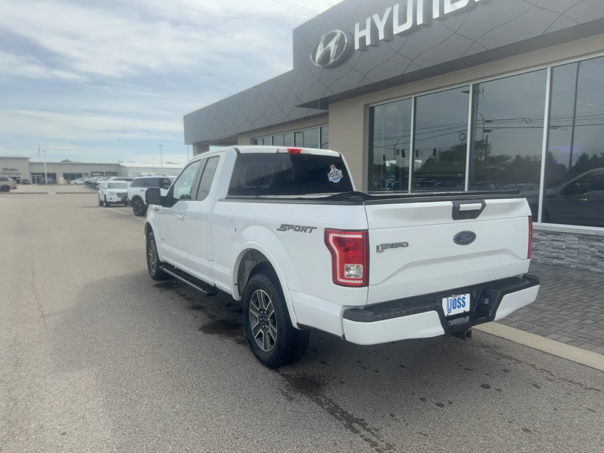 Used 2016 Oxford White Ford XLT image 6