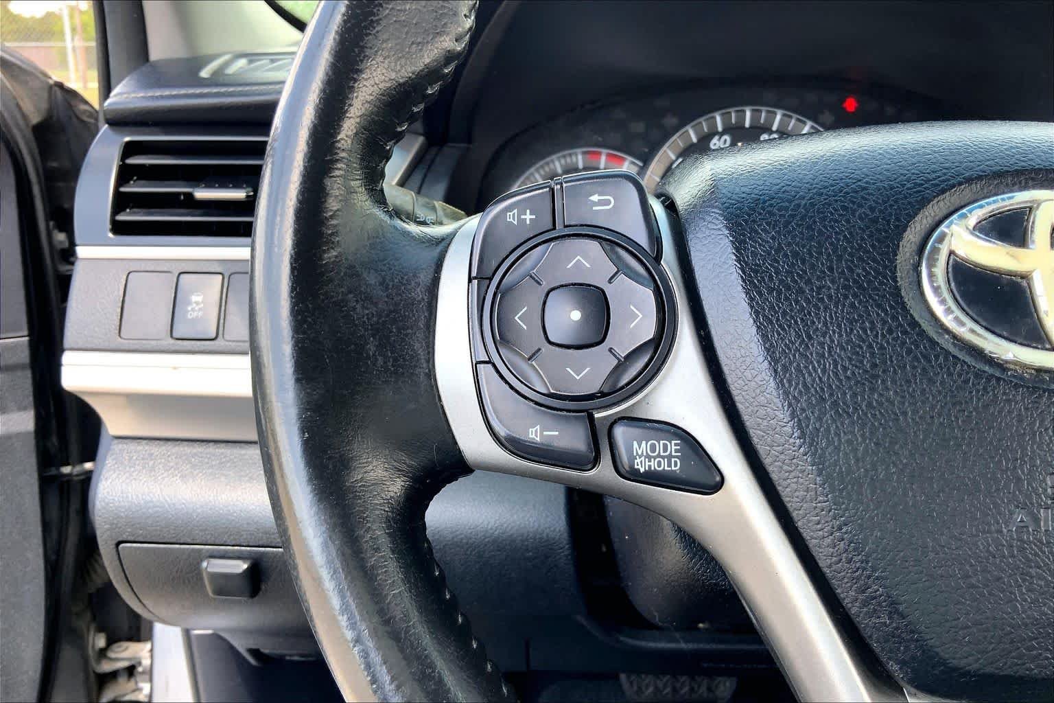 Used 2013 Magnetic Gray Metallic Toyota SE image 22