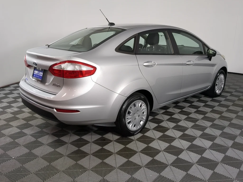 Used 2016 Silver Ford S image 9