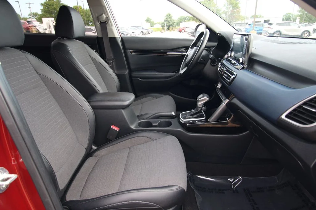 Used 2023 Orange Kia S image 8